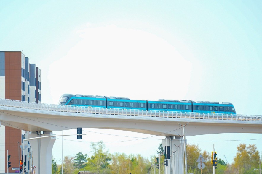 В Астане завершается подготовка к запуску ЛРТ: фоторепортаж тестовой эксплуатации
