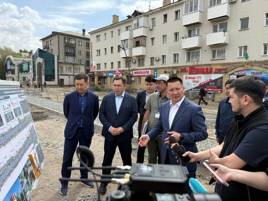 Как преображается улица Лермонтова в Павлодаре рассказал Роман Шнайдерман
