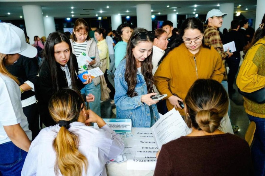 Как в Астане создают рабочие места и поддерживают занятость горожан