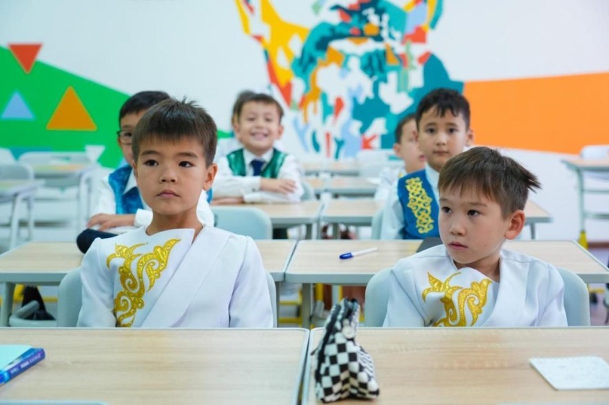 Почти 85 тысяч мест: школьный рывок Астаны