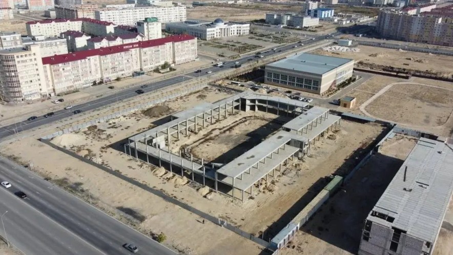 Ледовый дворец в Актау превратился в памятник коррупции