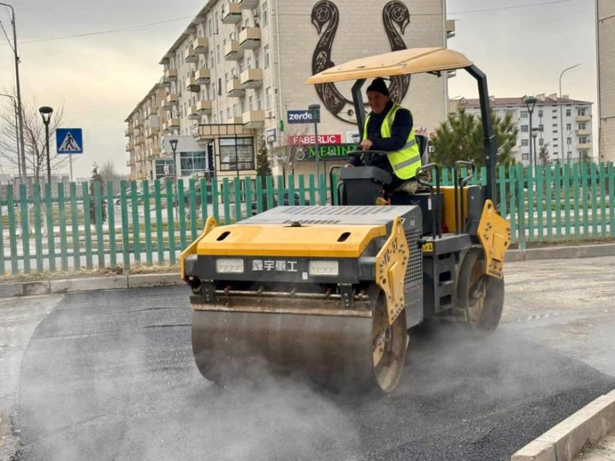 В Туркестане стартовал плановый ремонт дорог на 2026 год